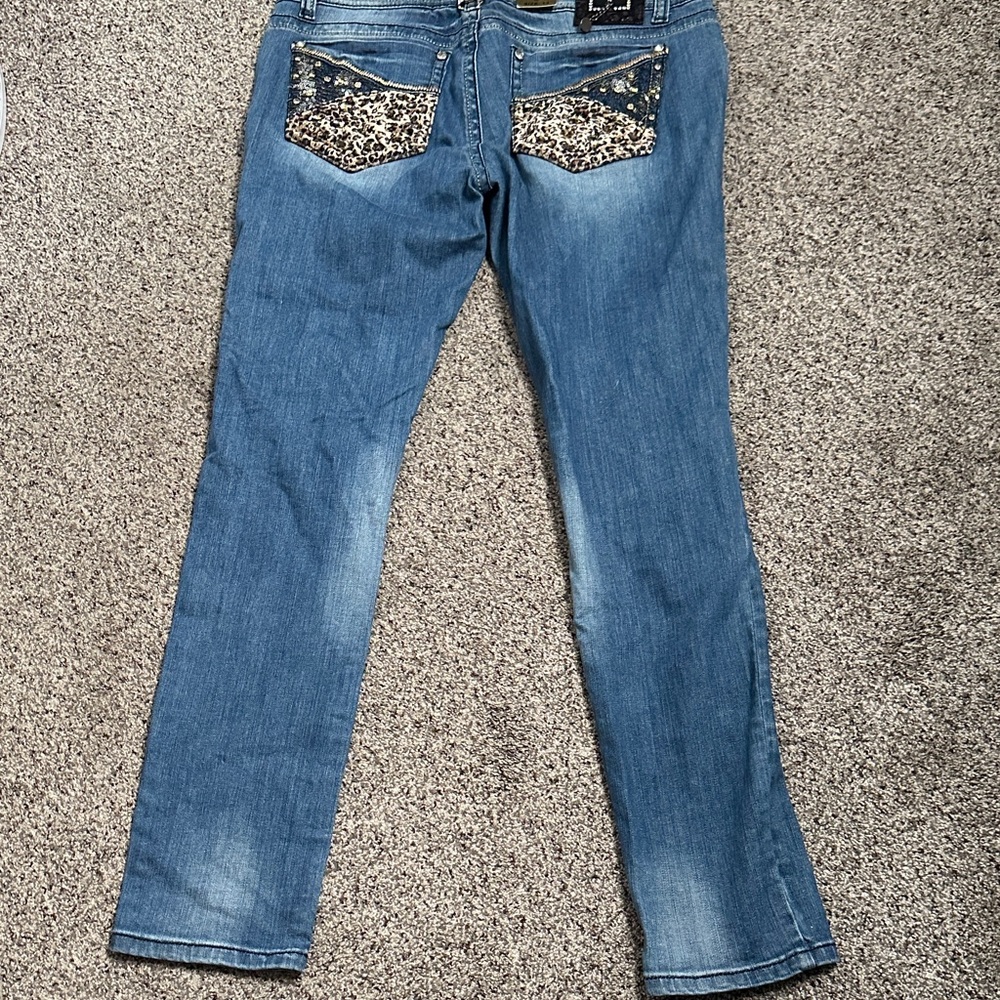 Jean USA Blue Jeans with Sequin leopard pocket Detail size-13 new